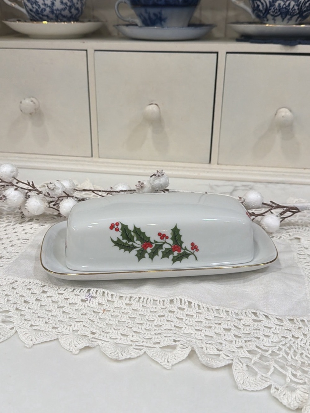 White Porcelain Holly Butter Dish with Gold Trim